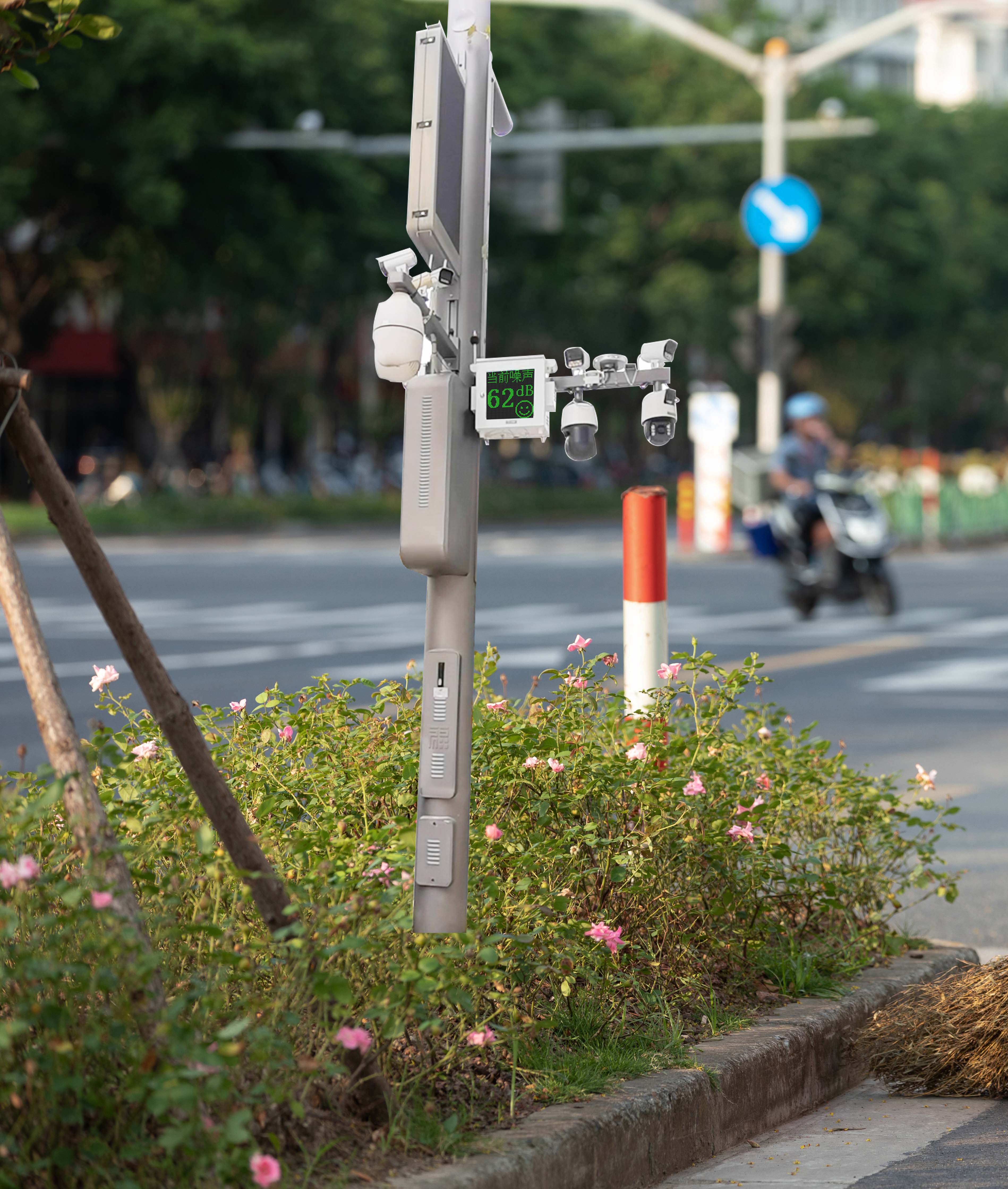 交通道路聲環(huán)境監(jiān)測(cè)典型案例: 貴港市街道交通噪聲在線(xiàn)監(jiān)測(cè)系統(tǒng)、全天候自動(dòng)超標(biāo)變色預(yù)警監(jiān)測(cè)、助力解決噪聲擾民問(wèn)題，創(chuàng)建智慧城市發(fā)展